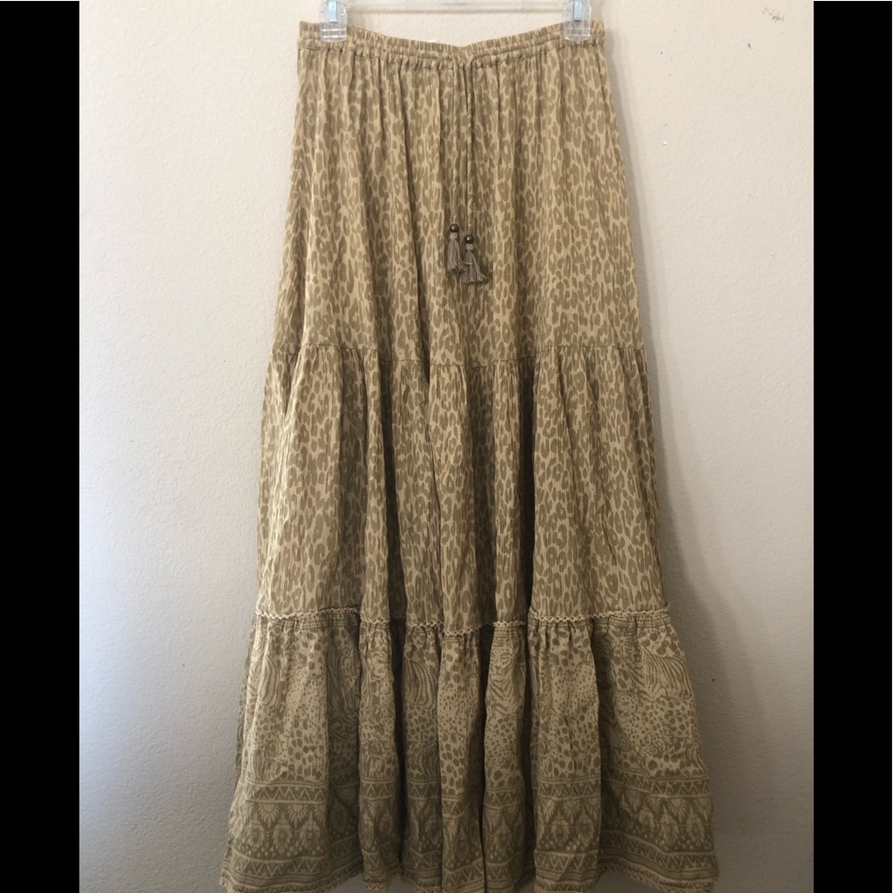 Spell skirt